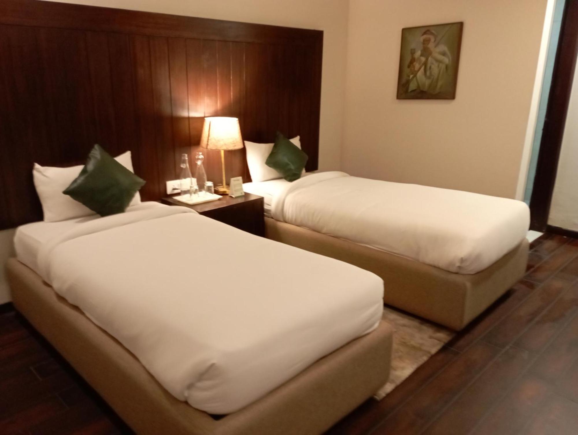Woodsmoke Retreat Hotel Shimla Bagian luar foto