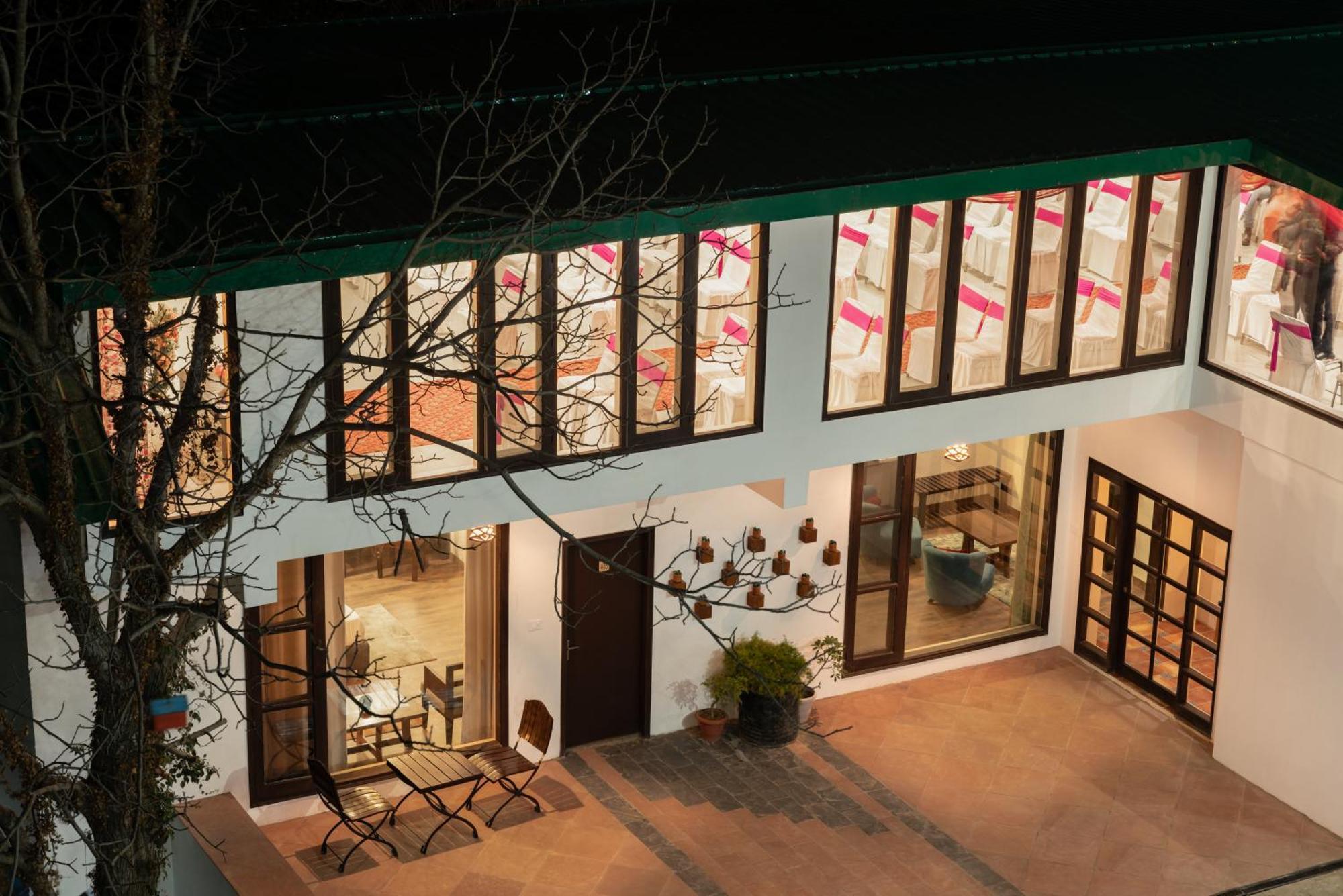 Woodsmoke Retreat Hotel Shimla Bagian luar foto